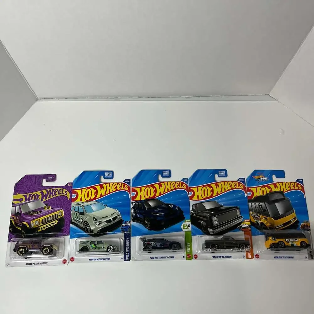 Lot of 10 Hot Wheels Assorted Diecast Cars